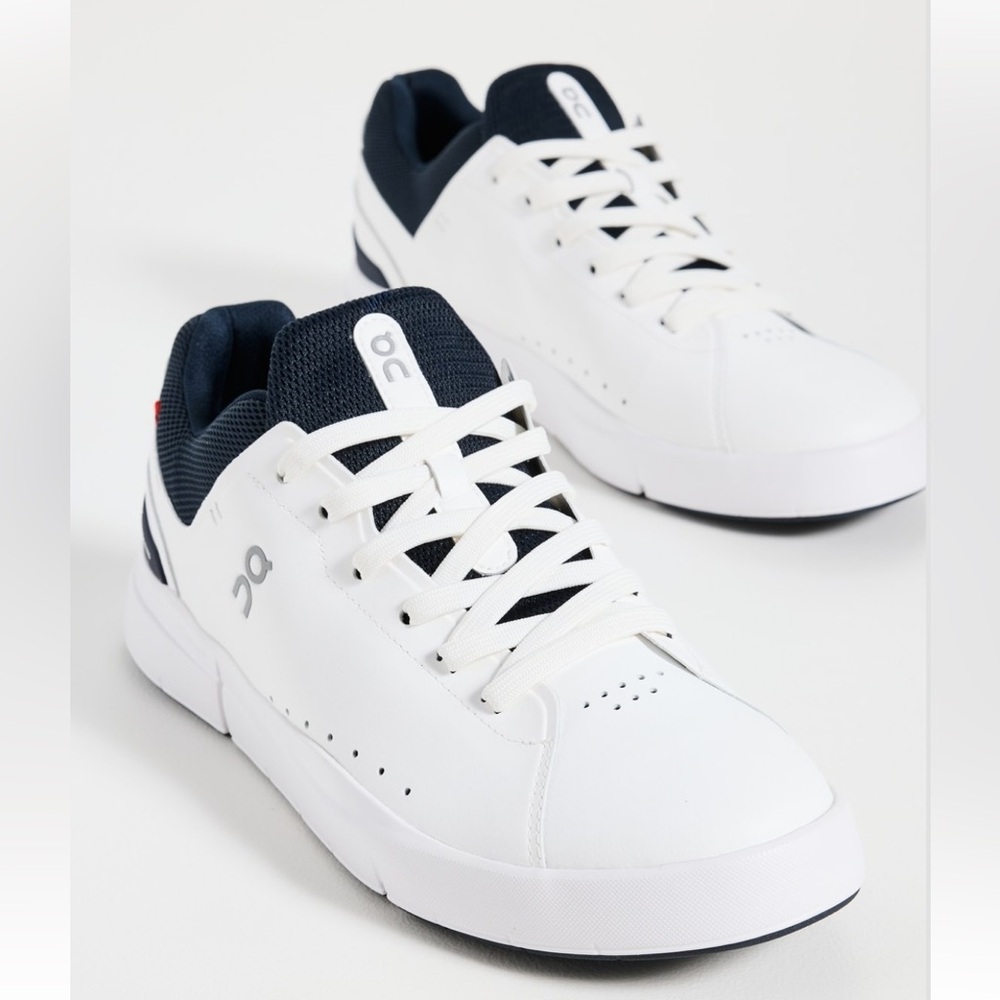 On Men's THE ROGER Advantage
Shoes White | Midnight size 8 NEW